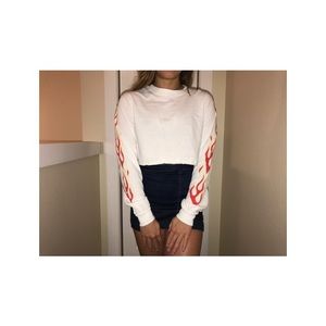 Long sleeve crop top